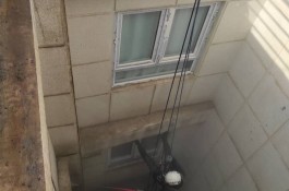 نصب توری نورگیر حیاط خلوت درز انقطاع 
