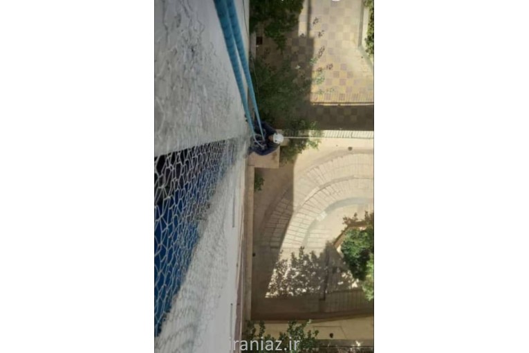 نصب توری نورگیر حیاط خلوت درز انقطاع 