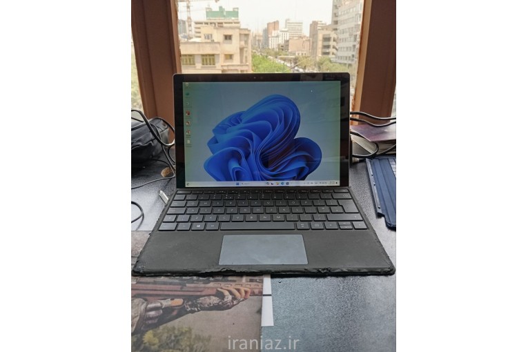 سورفیس پرو 4 - رم 4 / SSD 128 / با شارژر