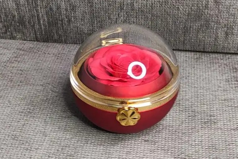 باکس گل رز چرخان گرد