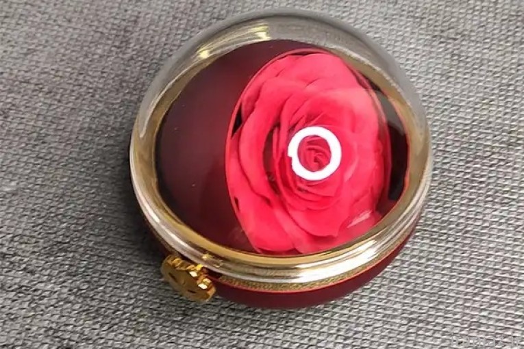 باکس گل رز چرخان گرد