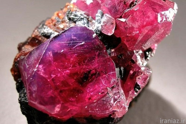 خرید سنگهای قیمتی و جواهراتی 