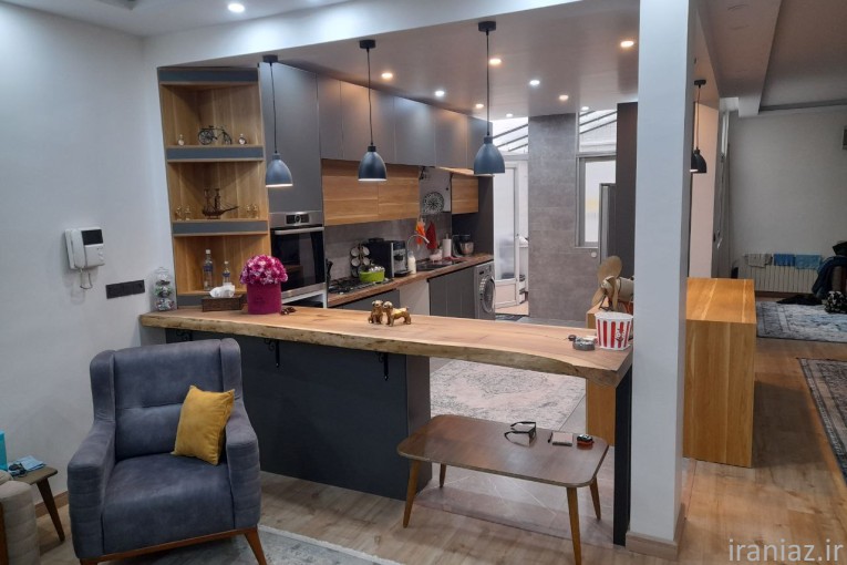 طراحی و ساخت ویترینهای شیشه ای و چوبی