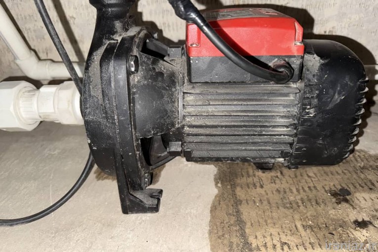 پمپ آب یک اسب