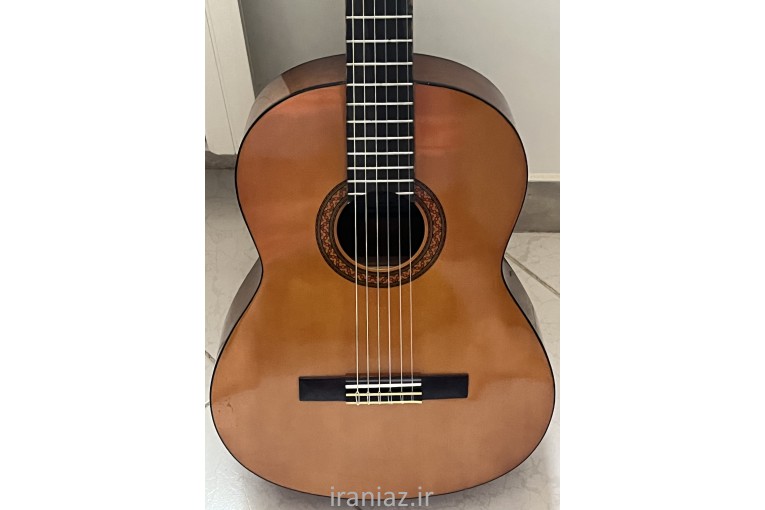 گیتار یاماها c40