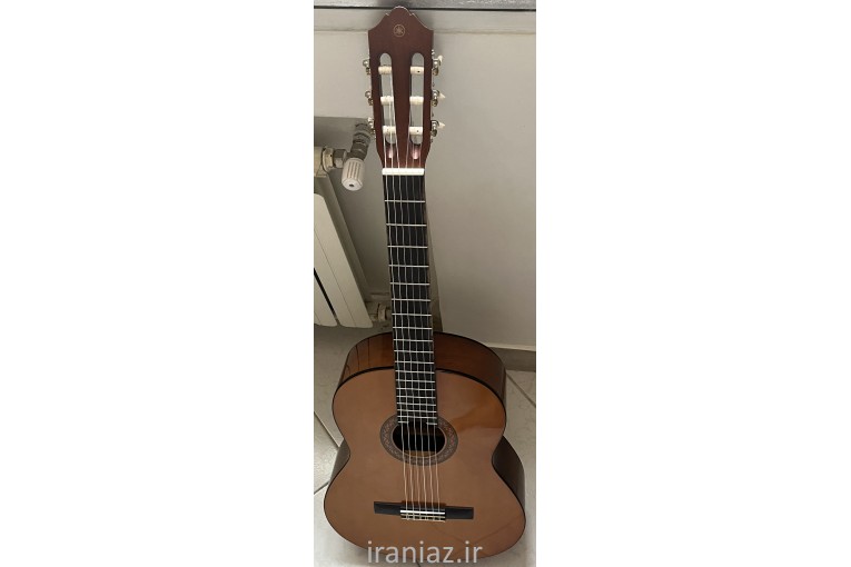 گیتار یاماها c40