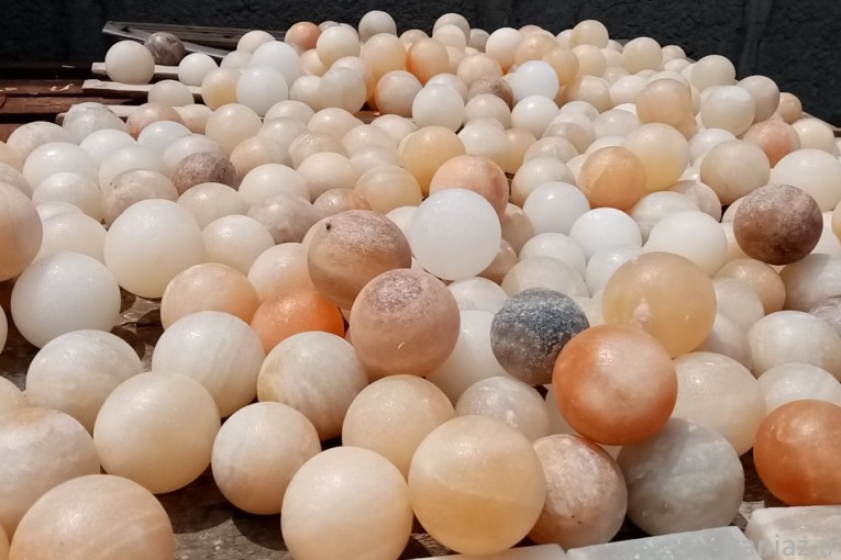 گوی ماساژ سنگ نمک