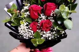 دسته گل و باکس گل های هلندی