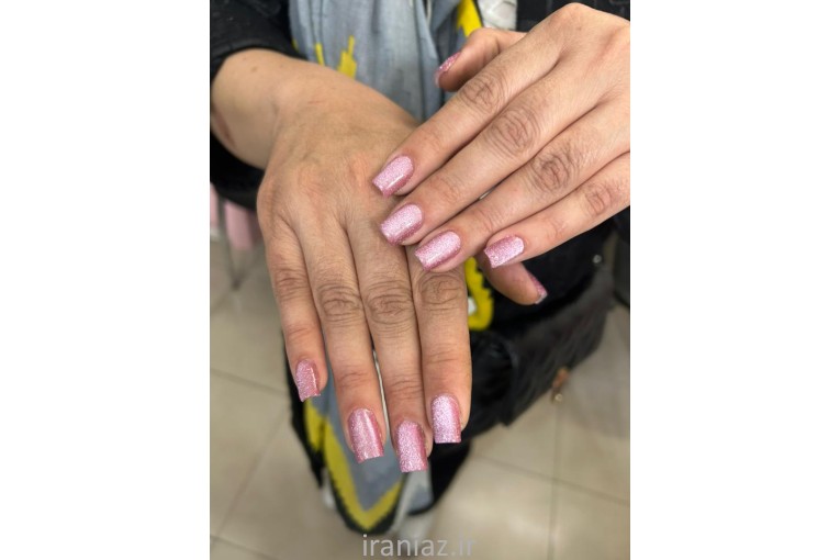 کاشت ناخن با بهترین متریال