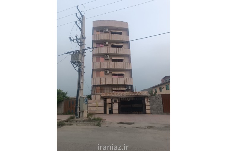 یک واحد آپارتمان طبقه  ی اول