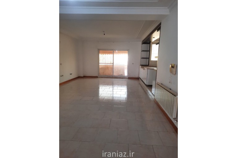 یک واحد آپارتمان طبقه  ی اول