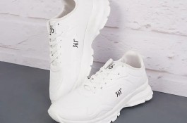 کفش ورزشی سفید سایز ۴۰ تا ۴۱ 