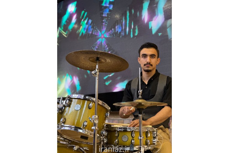 پویا تنگستانی نوازنده ساز های کوبه ای