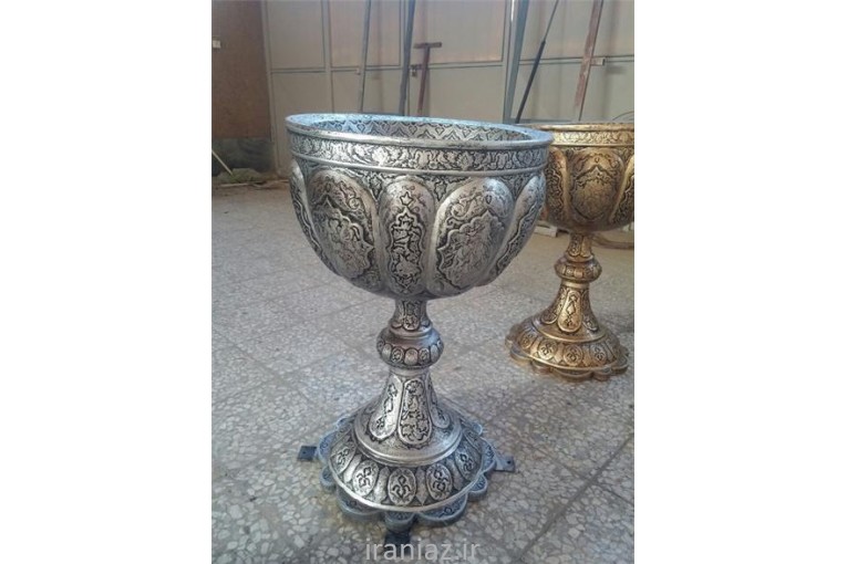 گلدان پایه دار فایبرگلاس زرین کار