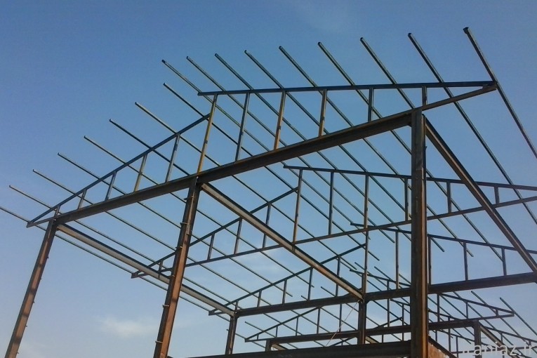 سقف شیبدار سالن پوشش – ۴۰ سال تجربه