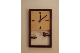 ساعت دیواری چوبی