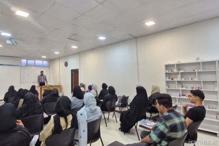  دوره آنلاین تکنسین داروخانه صنعت و هنر