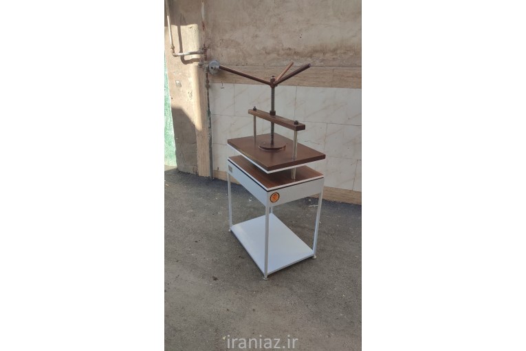 پرس صحافی پایه دار