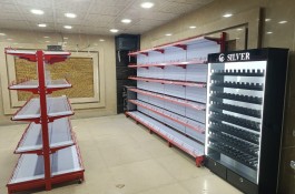 قفسه فلزی و استند سیگار و چیپس 