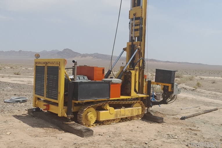 دستگاه حفاری 