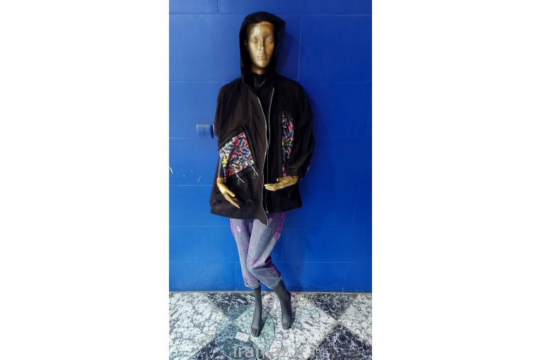 مانکن زنانه ویترینی ژست‌دار