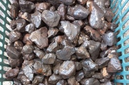 خرید سنگ مگنتیت 