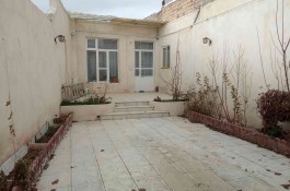 حیاط در کندرود تبریز