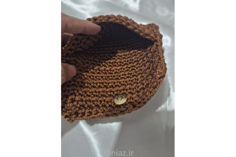 جاکارتی و کیف پول‌رافیا