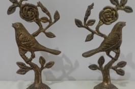 مجسمه برنجی پرنده رروی شاخه