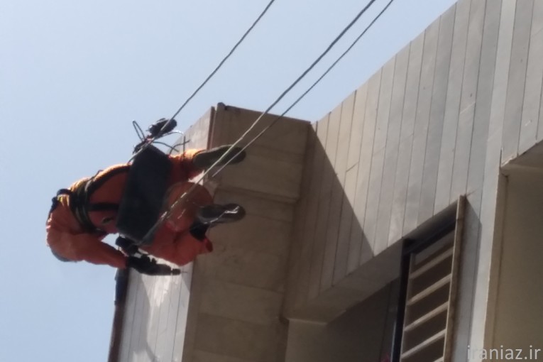 پیچ و رولپلاک سنگ نما