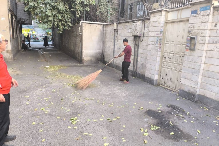 اکازیون، خیابان ولیعصر