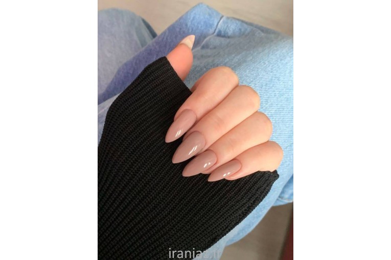 خدمات تخصصی ناخن در سالن