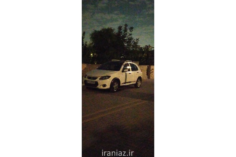 کوییک پارس خودرویی مدل 1400