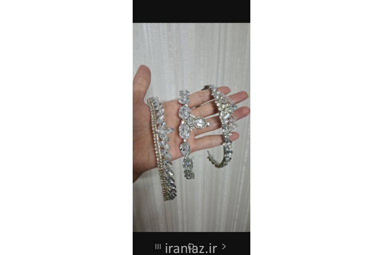 تاج و اکسسوری عروس وهمراه کهربا