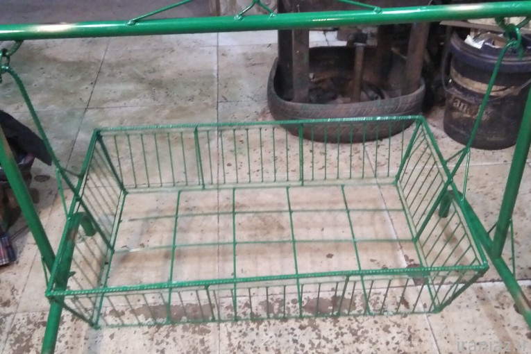 گهواره فلزی قدیمی