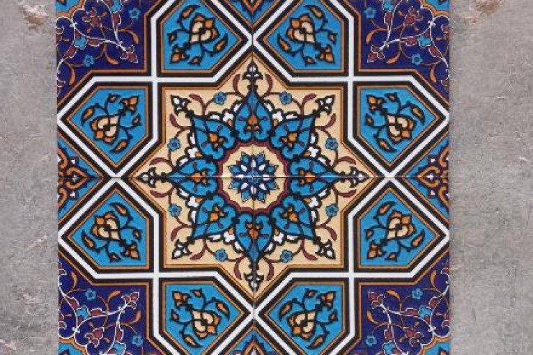 ساخت کاشی سنتی و هفت رنگی (مسجدی) گنبد گلدسته گره