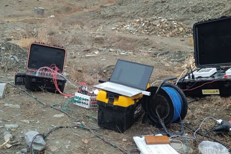 تولید دستگاه ژئوالکتریک آبیابRS  و IPRS قطبش القایی معدن