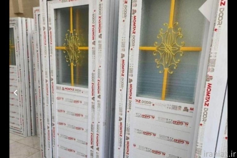 درب سرویس در حمام بالکن 