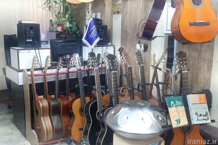 فروش گیتار و لوازم موسیقی