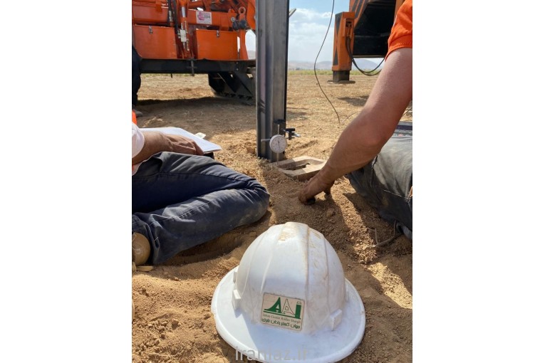 آزمایشات کشش پایه نیروگاه خورشیدی