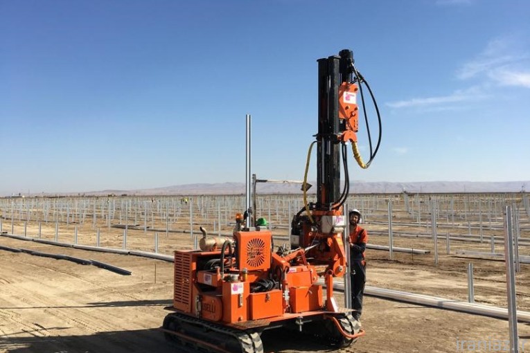 آزمایشات کشش پایه نیروگاه خورشیدی