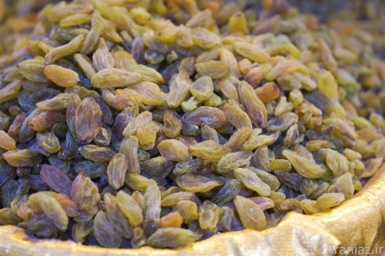 فروش انواع کشمش و بادام زمینی