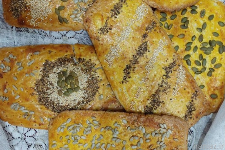 فروش انواع نان و شیرینی  و شکلات ها رژیمی و غیر رژیمی با استفاده از تازه ترین و  سالم ترین و مرغوب ترین مواد 