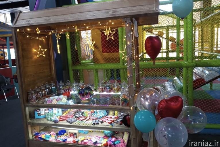 غرفه (ویرترین) تمام چوب