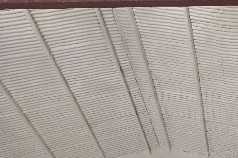 مجری عایق پاششی پلی یورتان 